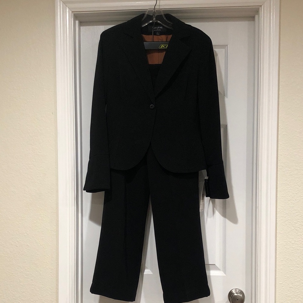 Signature by Larry Levine Black Women's Two-Piece Suit Blazer and Straight Pants